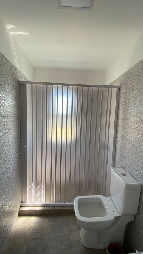 Mampara de baño plegable blanca